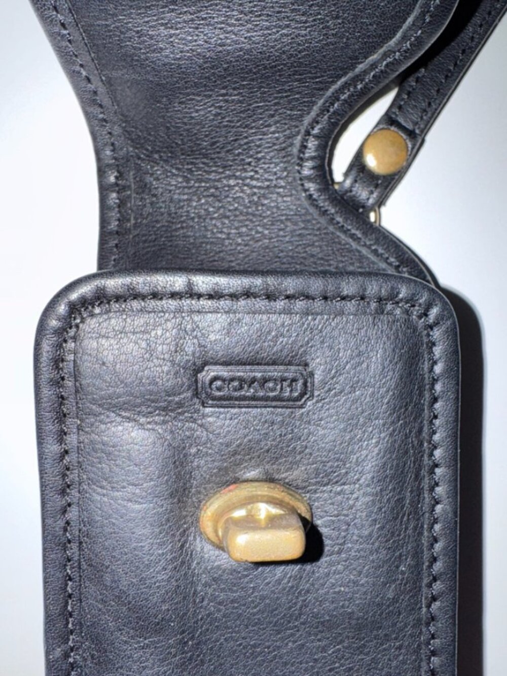 Coach Vintage Black Leather Cellphone/Small Accessories Wristlet - Picture 6 of 10